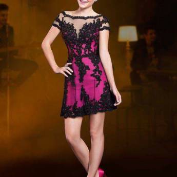 Comprar o produto de Vestido de Debutante Rosa e Preto em Vestidos de 15 Anos em Bauru, SP por Solutudo