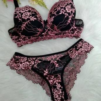 Comprar o produto de Conjunto de Lingerie - Preto/rosa rendado em Conjuntos e Sutiãs em Jundiaí, SP por Solutudo