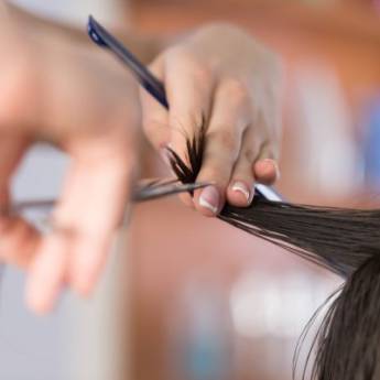 Comprar o produto de Cabeleireira em Salões de Beleza em Guarantã do Norte, MT por Solutudo