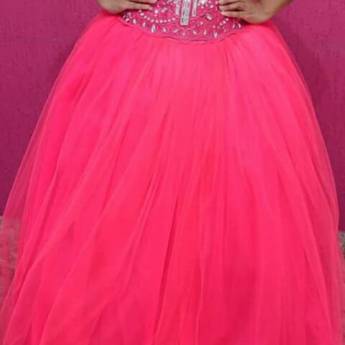 Comprar o produto de Vestido de Debutante Rosa Pink com Tule em Vestidos de 15 Anos em Bauru, SP por Solutudo