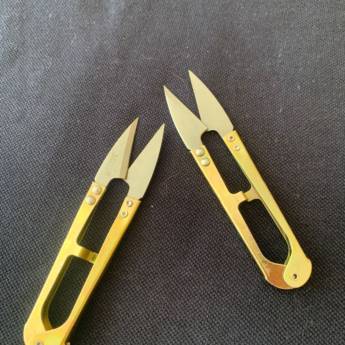 Comprar o produto de Tesoura arremate metal para acabamentos em Bauru em Artigos de Armarinho em Bauru, SP por Solutudo