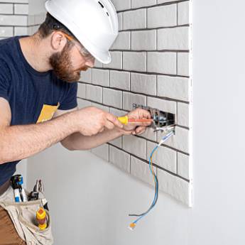 Comprar o produto de Manutenção elétrica residencial em Eletricistas em Osasco, SP por Solutudo