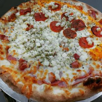Comprar o produto de COMBO DA FELICIDADE em Pizzas em Belo Horizonte, MG por Solutudo