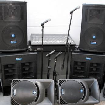 Comprar o produto de Locação de Som Para Eventos em Som - Iluminação em Rio Verde, GO por Solutudo