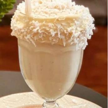 Comprar o produto de Shake de coco com doce de leite Borda de coco em Shake em Aracaju, SE por Solutudo