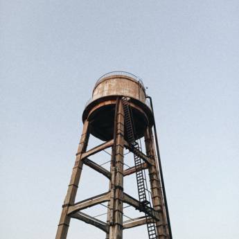 Comprar o produto de Limpeza da Caixa Torre de água elevada em Limpeza de Caixas D'Água em São Paulo, SP por Solutudo