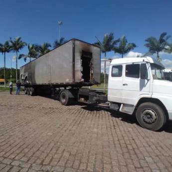 Comprar o produto de Guincho de caminhão em Guinchos em Barueri, SP por Solutudo