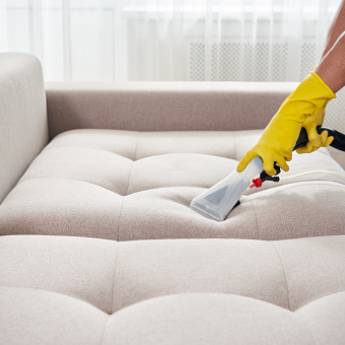 Comprar o produto de Limpeza de sofás em Limpeza de estofado  em Jaú, SP por Solutudo