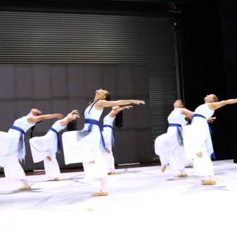 Comprar o produto de Dança Gospel em Danças em Brasília, DF por Solutudo