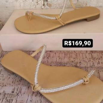 Comprar o produto de Rasteira Cristal Bege em Calçados Femininos em Vilhena, RO por Solutudo