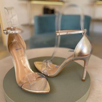 Comprar o produto de Sandália Cristal Vinil Prata em Calçados Femininos em Vilhena, RO por Solutudo