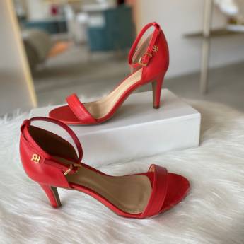 Comprar o produto de Sandália Laura Salto Médio Vermelho em Calçados Femininos em Vilhena, RO por Solutudo