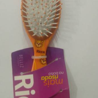 Comprar o produto de Escova de Cabelo Ricca Mais Risada   em Escovas em Divinópolis, MG por Solutudo