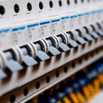 Comprar o produto de Projetos e Montagem de painéis elétricos em Caixas e Quadros em Telêmaco Borba, PR por Solutudo