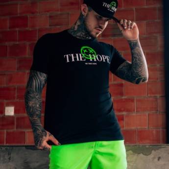 Comprar o produto de Camiseta The Hope preta com detalhes em verde neon em Camisetas em Bauru, SP por Solutudo