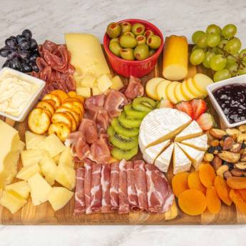 Comprar o produto de Tábua de frios- linha premium em Empório  em Jundiaí, SP por Solutudo