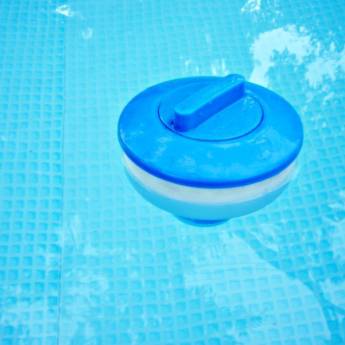 Comprar o produto de Aplicação do Cloro em Limpeza de Piscinas em Salvador, BA por Solutudo