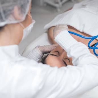 Comprar o produto de Limpeza de Pele + Peeling de Diamante em Bauru em Estética Facial em Bauru, SP por Solutudo