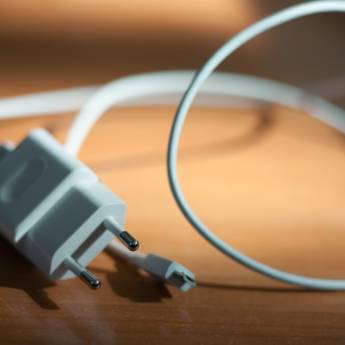 Comprar o produto de Carregador de Celular - Bauru em Carregadores em Bauru, SP por Solutudo