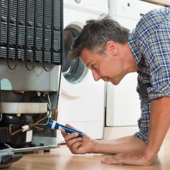 Comprar o produto de Conserto e Manutenção de Refrigerador em Bauru em Refrigeração pela empresa JG Peças, Consertos e Manutenção de Geladeiras e Máquina de Lavar  em Bauru, SP por Solutudo