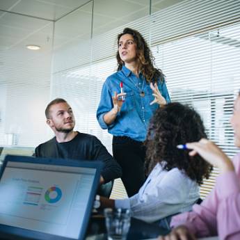 Comprar o produto de Comunicação Corporativa & Empresarial  em Cursos em São Paulo, SP por Solutudo