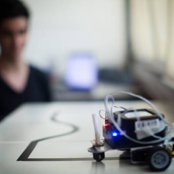 Comprar o produto de Aulas de Robótica em Cursos Profissionalizantes em Ribeirão Pires, SP por Solutudo