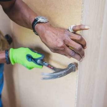 Comprar o produto de Montagem de móveis para mudanças em Outros Serviços em Morrinhos, GO por Solutudo