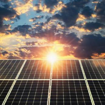Comprar o produto de Especialista em Energia Solar em Energia Solar em Chapecó, SC por Solutudo