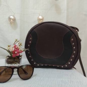 Comprar o produto de Bolsa Transversal em couro legítimo cor de café - Bauru em Bolsas em Bauru, SP por Solutudo