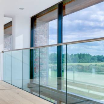 Comprar o produto de Troca de roldanas em sacadas em Instalações - Reparos em São Paulo, SP por Solutudo