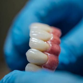 Comprar o produto de Dentista para confecção de prótese dentária em Bauru em Odontologia em Bauru, SP por Solutudo