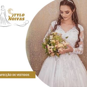 Comprar o produto de Confecção de Vestido Noiva  em Aluguel de Trajes em Botucatu, SP por Solutudo