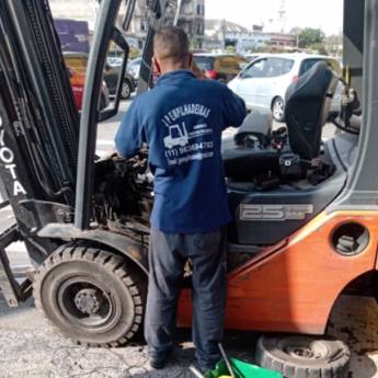 Comprar o produto de Venda de Empilhadeira em Empilhadeiras em Embu das Artes, SP por Solutudo