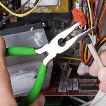 Comprar o produto de Manutenção de Quadros e Circuitos Elétricos em Instalação Elétrica em Rio de Janeiro, RJ por Solutudo