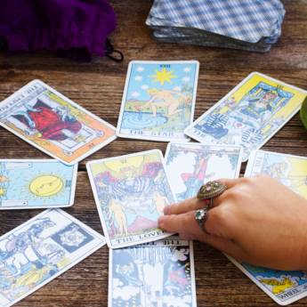Comprar o produto de  Cartomante que faz leitura espiritual em bauru em Cartomantes em Bauru, SP por Solutudo