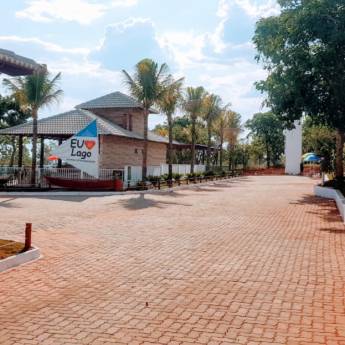 Comprar o produto de Condomínio Vilas Bouganville em Terrenos - Lotes em Alexânia, GO por Solutudo