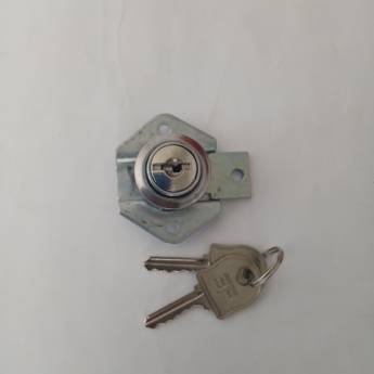 Comprar o produto de Abertura, Manutenção e Conserto de Cofres com Fechadura Yalle no RJ em Cofres em Rio de Janeiro, RJ por Solutudo