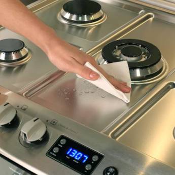 Comprar o produto de Manutenção e Limpeza de Fogões Residenciais e Industriais em Refrigeração - Assistência Técnica em Rio de Janeiro, RJ por Solutudo