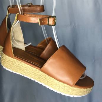 Comprar o produto de Sandália Flatform  em Calçados em Bauru, SP por Solutudo