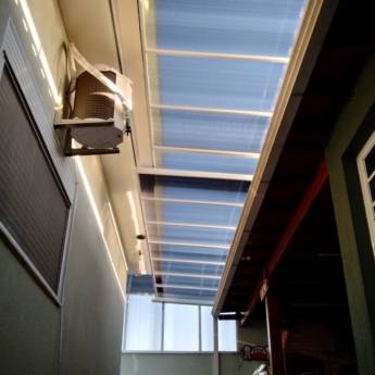 Comprar o produto de Cobertura em policarbonato alveolar fumê em Toldos em Sorocaba, SP por Solutudo