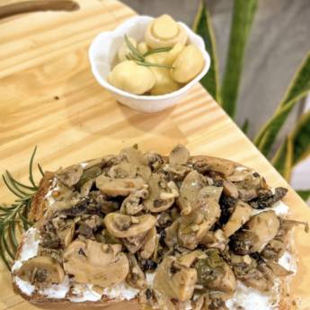 Comprar o produto de Crocante Cogumelos a Provençal by Flora em Delicatessen em Mineiros, GO por Solutudo