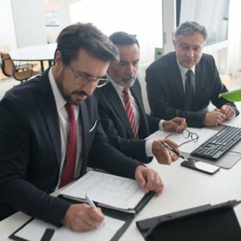 Comprar o produto de Advogado tributário em Advocacia em Adamantina, SP por Solutudo