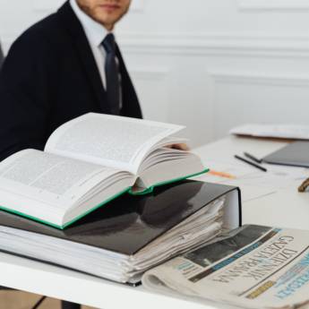 Comprar o produto de Advogado especialista em Direito Imobiliário em Advocacia em São Paulo, SP por Solutudo