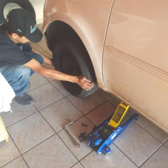 Comprar o produto de Troca de Pneu de Carro em Borracharias em Garça, SP por Solutudo