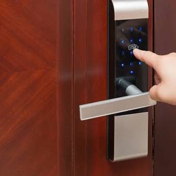 Comprar o produto de Fechadura Elétrica: Segurança Avançada em Ninho Verde II Eco Residence em Cerca Elétrica pela empresa World Systen em Ninho Verde II Eco Residence, SP por Solutudo