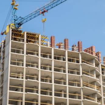 Comprar o produto de Construção de prédios em Construção em Riviera de Santa Cristina XIII, SP por Solutudo