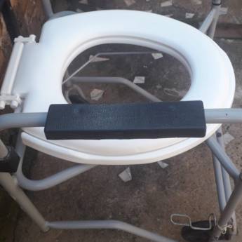 Comprar o produto de Manutenção e conserto de cadeira de banho em Manutenção de cadeiras de rodas em Bauru, SP por Solutudo