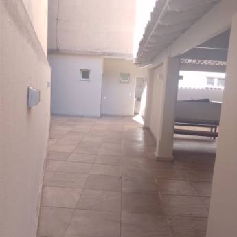 Comprar o produto de Limpeza de recuperação de porcelanato antiderrapante. em Pisos e Revestimentos em Vila Velha, ES por Solutudo