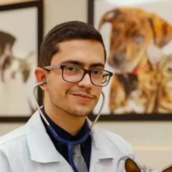 Comprar o produto de Dr. Murilo Resende Silva em Veterinário em Mineiros, GO por Solutudo
