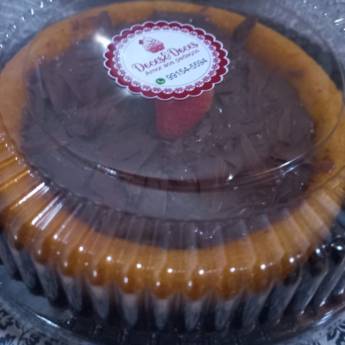 Comprar o produto de Bolo de cenoura com piscina de chocolate em Bauru em Bolos em Bauru, SP por Solutudo
